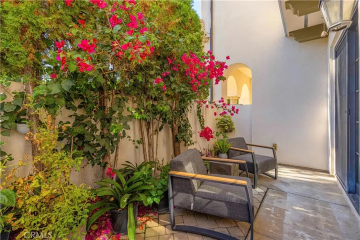 566 S 2nd Avenue, Arcadia, California 91006