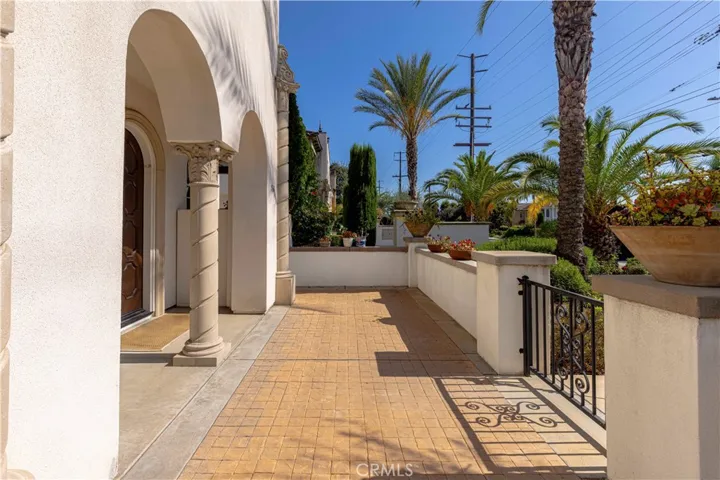 566 S 2nd Avenue, Arcadia, California 91006