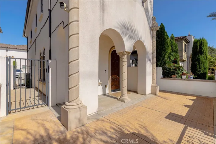 566 S 2nd Avenue, Arcadia, California 91006
