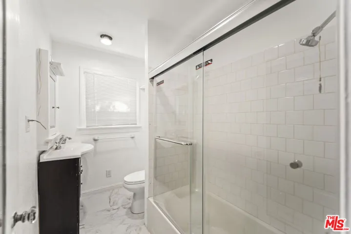 4914 10th Avenue, Los Angeles, California 90043