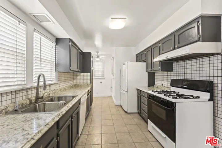 4914 10th Avenue, Los Angeles, California 90043