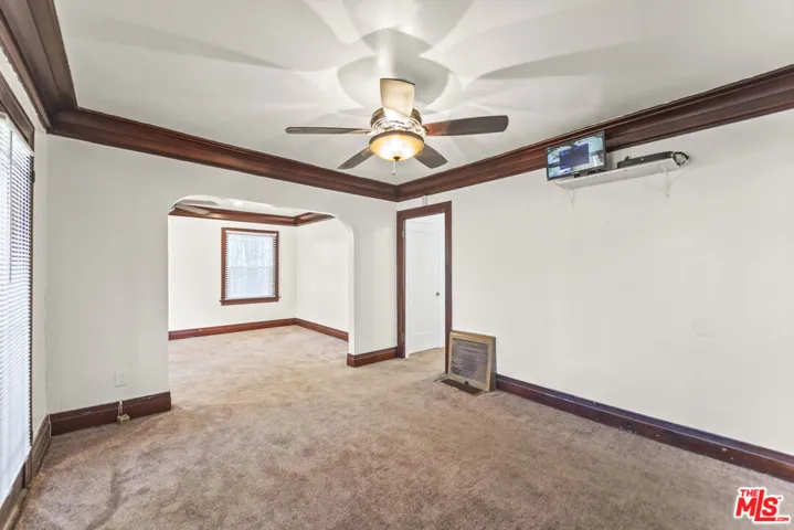 4914 10th Avenue, Los Angeles, California 90043