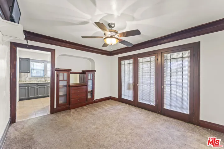 4914 10th Avenue, Los Angeles, California 90043