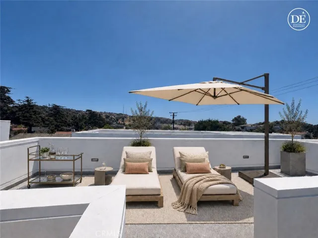 Digital Staged - Roof Top Deck