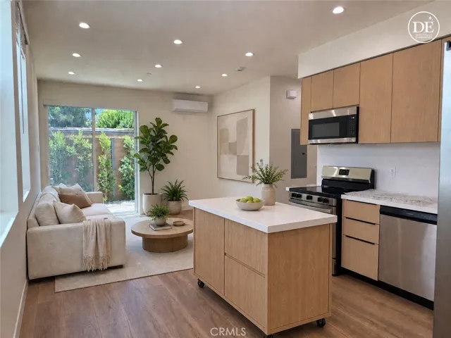 Digital Staged - Kitchen & Living Room