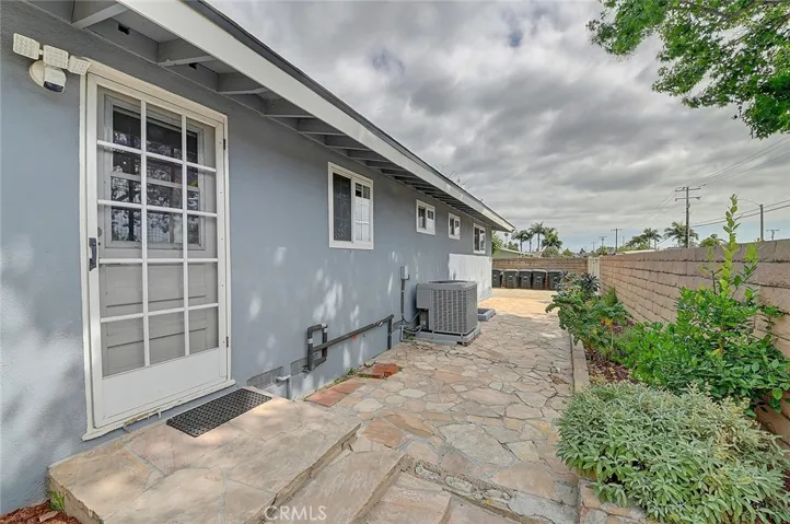 2044 W Spruce Avenue, Orange, California 92868