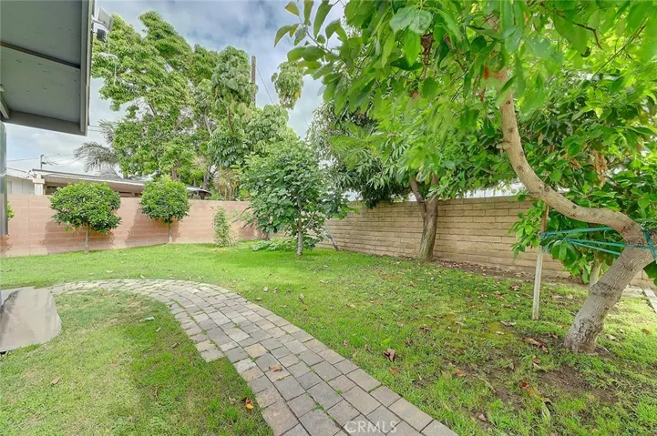2044 W Spruce Avenue, Orange, California 92868