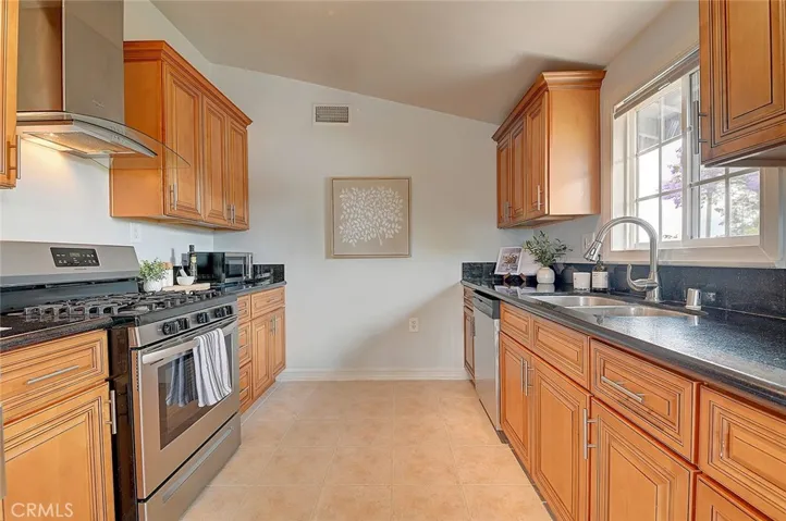 2044 W Spruce Avenue, Orange, California 92868