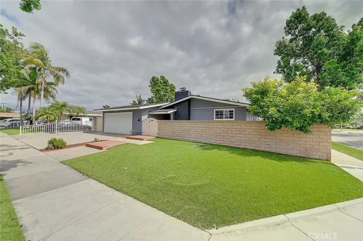 2044 W Spruce Avenue, Orange, California 92868