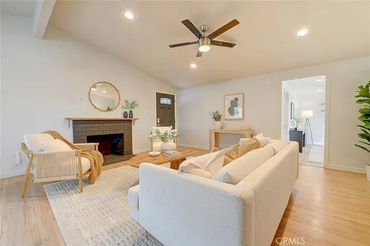 2044 W Spruce Avenue, Orange, California 92868