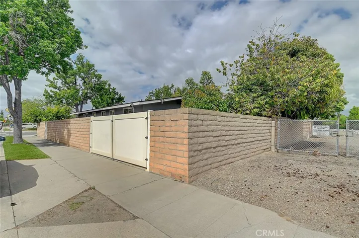 2044 W Spruce Avenue, Orange, California 92868