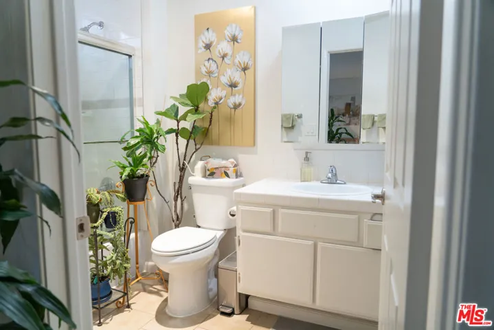 5418 Hermitage Avenue 103, Los Angeles, California 91607