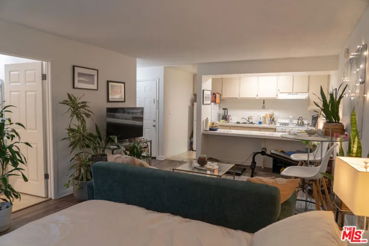 5418 Hermitage Avenue 103, Los Angeles, California 91607