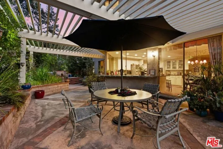 17161 Avenida De Santa Ynez, Pacific Palisades, California 90272