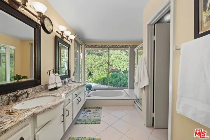 17161 Avenida De Santa Ynez, Pacific Palisades, California 90272