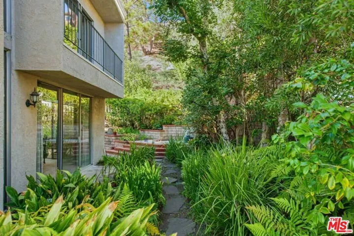 17161 Avenida De Santa Ynez, Pacific Palisades, California 90272