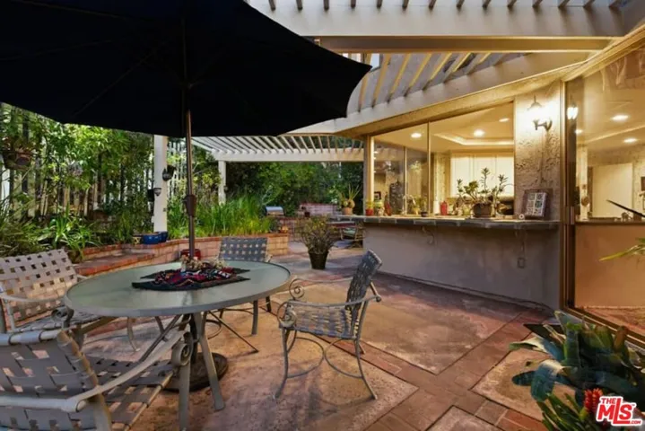 17161 Avenida De Santa Ynez, Pacific Palisades, California 90272