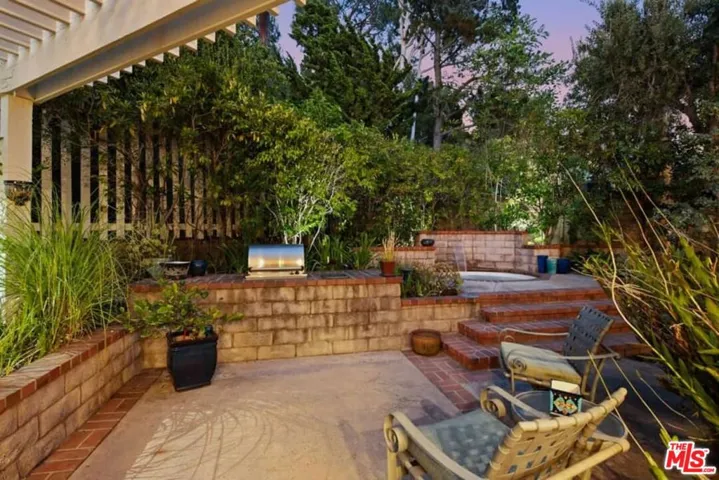 17161 Avenida De Santa Ynez, Pacific Palisades, California 90272