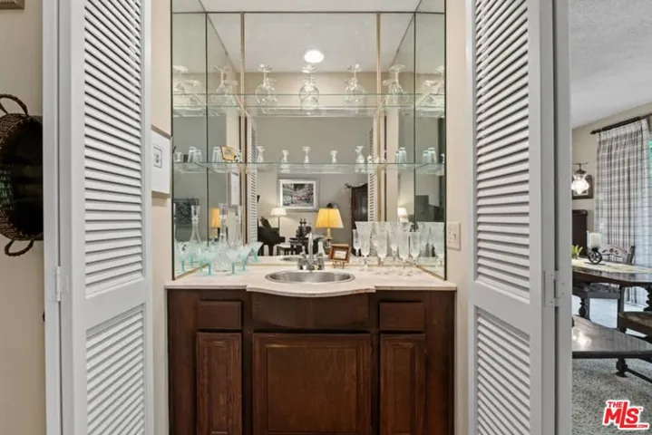 17161 Avenida De Santa Ynez, Pacific Palisades, California 90272