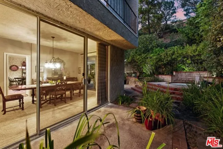 17161 Avenida De Santa Ynez, Pacific Palisades, California 90272