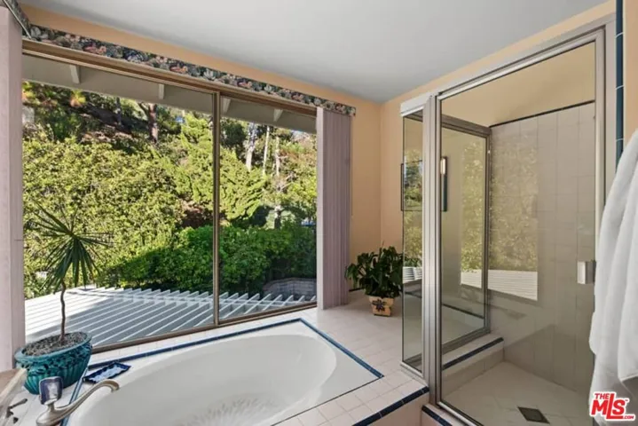 17161 Avenida De Santa Ynez, Pacific Palisades, California 90272