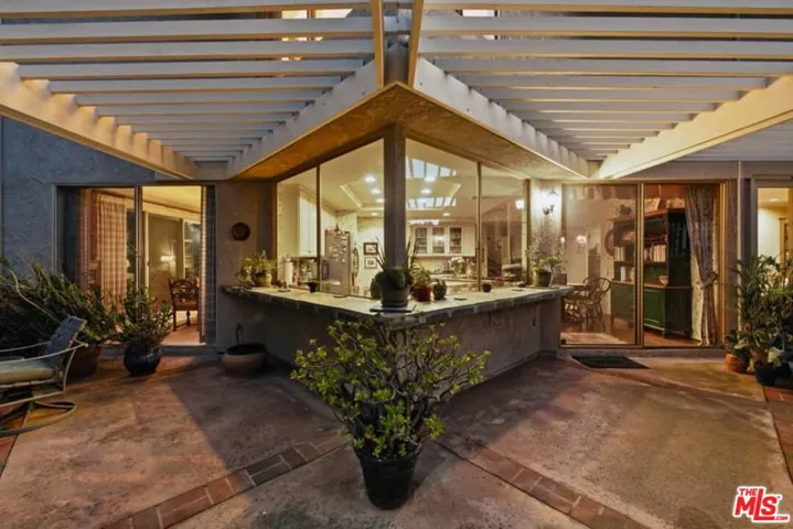 17161 Avenida De Santa Ynez, Pacific Palisades, California 90272