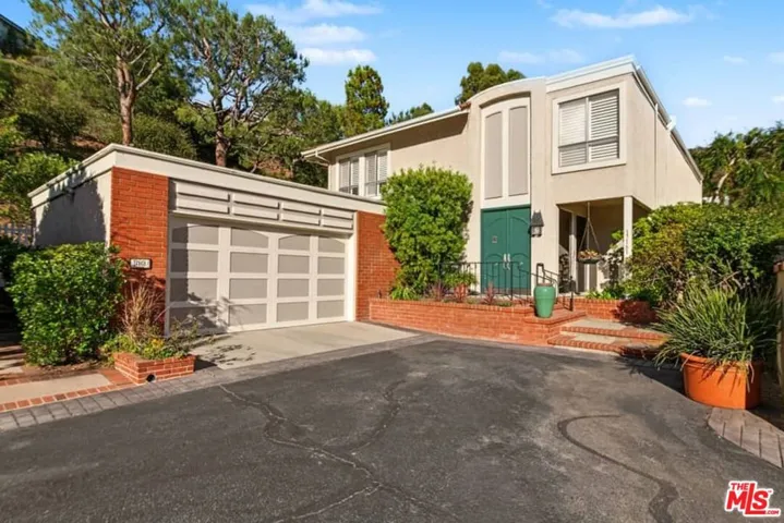 17161 Avenida De Santa Ynez, Pacific Palisades, California 90272