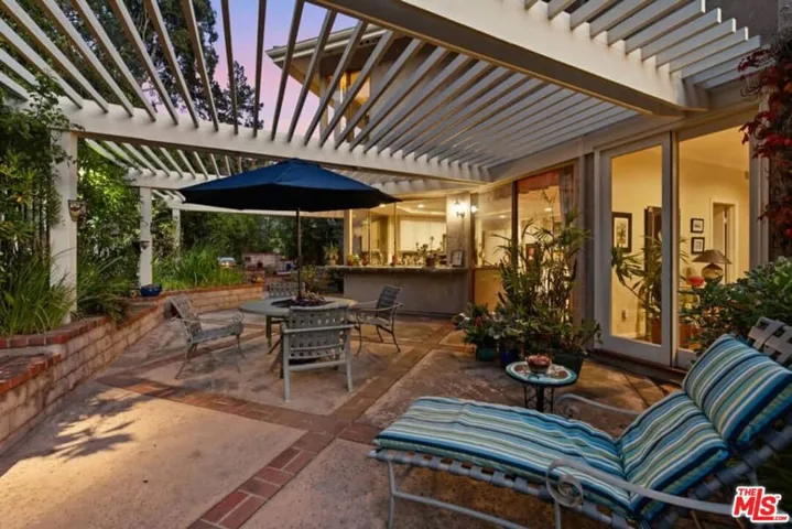 17161 Avenida De Santa Ynez, Pacific Palisades, California 90272