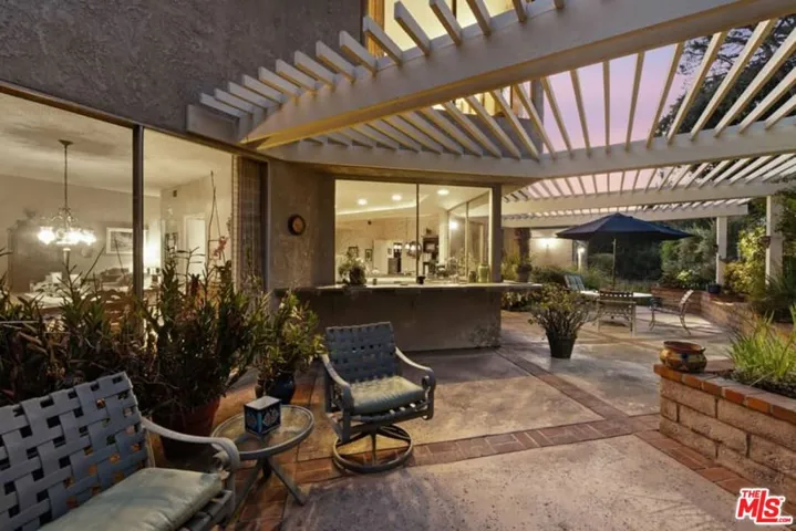 17161 Avenida De Santa Ynez, Pacific Palisades, California 90272