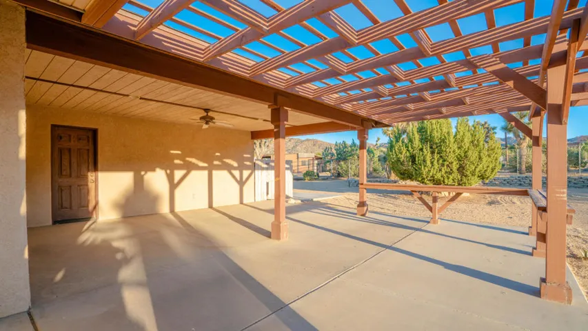 Back covred patio area