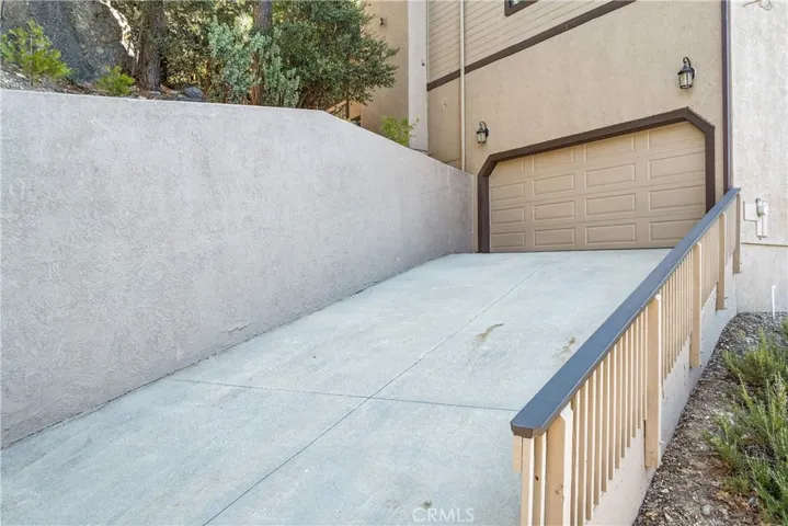 965 Sandalwood Drive, Lake Arrowhead, California 92352