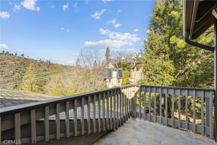 965 Sandalwood Drive, Lake Arrowhead, California 92352
