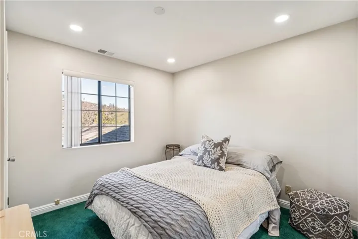 965 Sandalwood Drive, Lake Arrowhead, California 92352