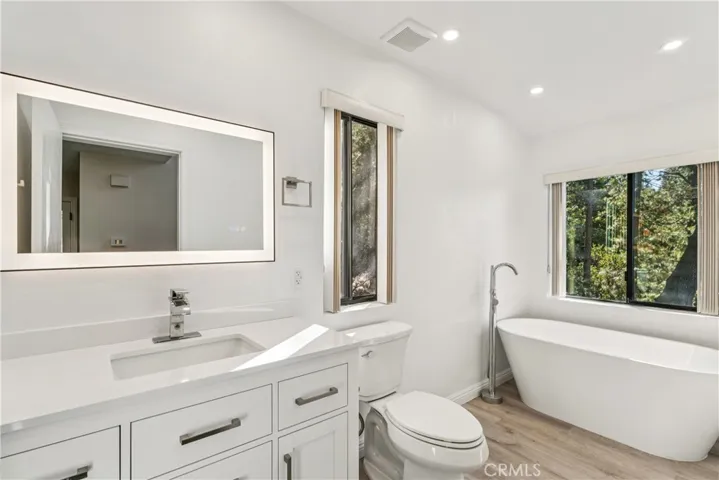 965 Sandalwood Drive, Lake Arrowhead, California 92352