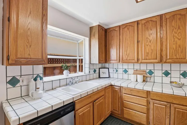 1545 Alameda De Las Pulgas, San Carlos, California 94070