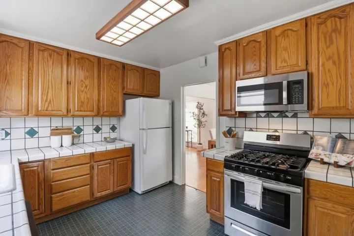 1545 Alameda De Las Pulgas, San Carlos, California 94070