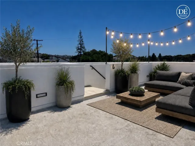 Digital Staged - Roof Top Deck
