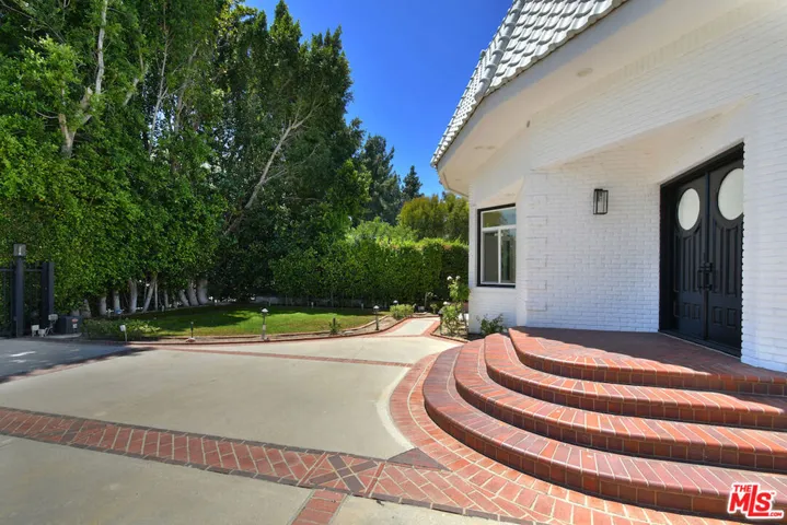 14713 Valleyheart Drive, Los Angeles, California 91403