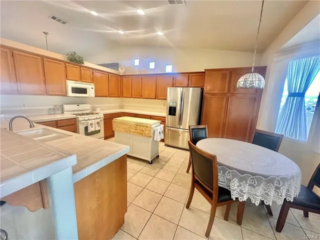 21245 Cask Court, Apple Valley, California 92308