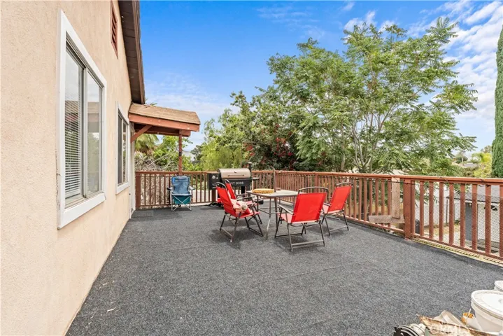 Upstairs Unit Deck
