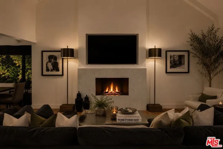 7825 Torreyson Drive, Los Angeles, California 90046