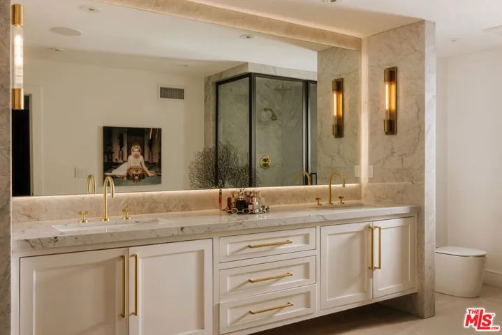 7825 Torreyson Drive, Los Angeles, California 90046