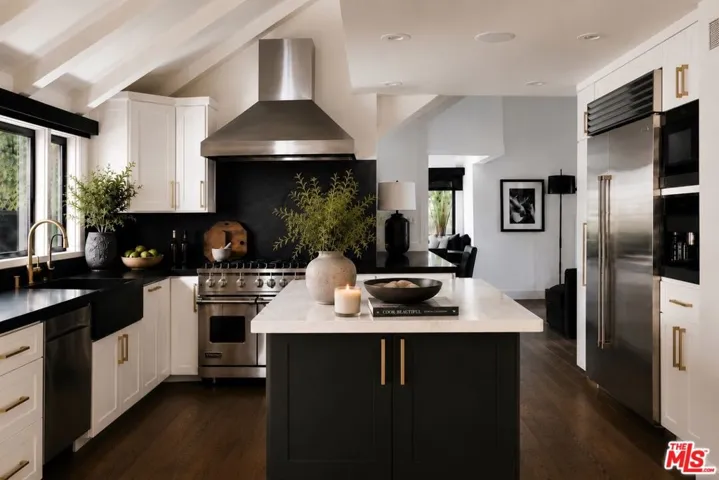 7825 Torreyson Drive, Los Angeles, California 90046