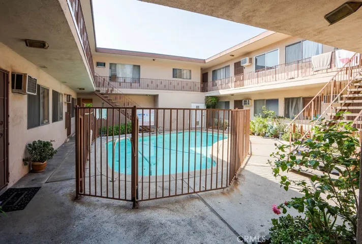 6535 Fulton, Los Angeles, California 91401