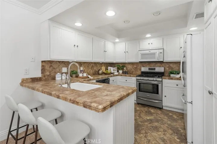1080 Border, Corona, California 92882