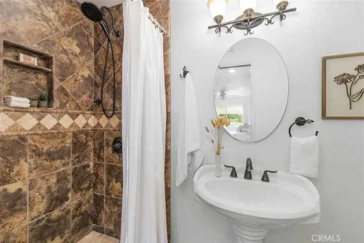 1080 Border, Corona, California 92882