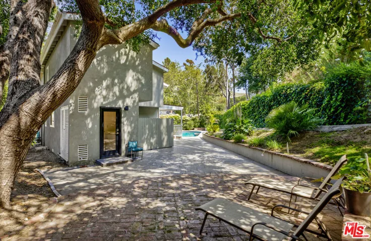 3101 N Beachwood Drive, Los Angeles, California 90068