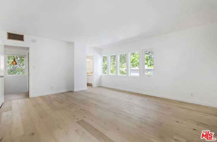 3101 N Beachwood Drive, Los Angeles, California 90068