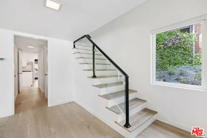 3101 N Beachwood Drive, Los Angeles, California 90068