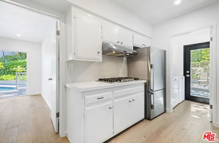3101 N Beachwood Drive, Los Angeles, California 90068